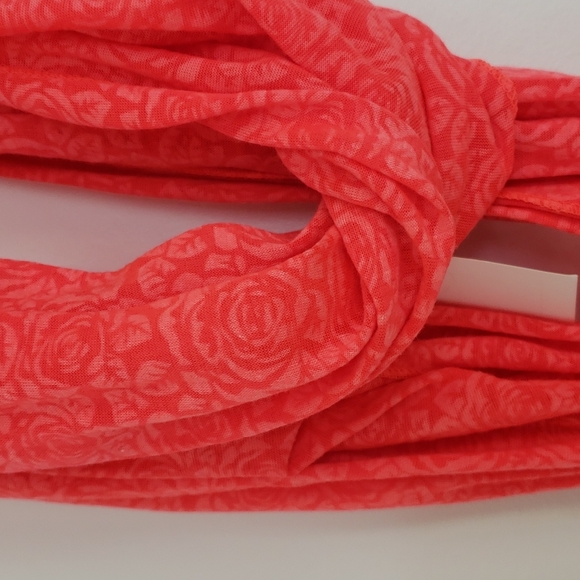 STUDIO THIRTYSIX FASHION SCARF COLOR CORAL NEVER USED - Picture 2 of 6